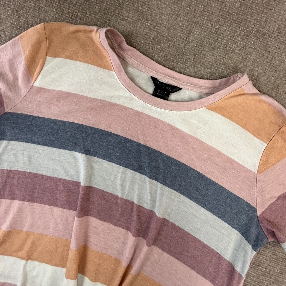 Wild Kiss T Shirt‎ Womens Medium Multicolor Striped Short Sleeve Twist Knot Hem